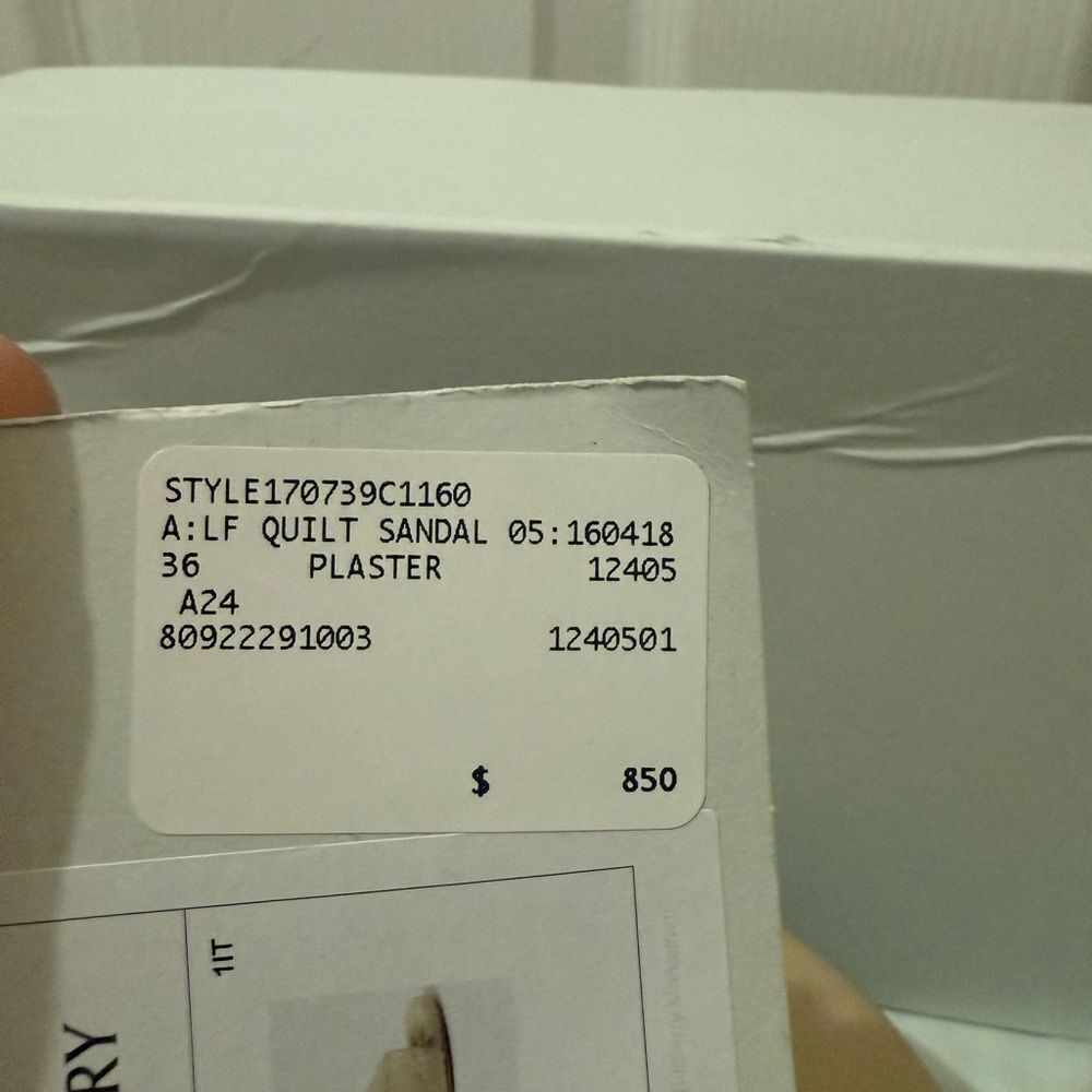 Burberry Quilted Slides in Light Gray. Flat Sandals. US-6 - Picture 8 of 9